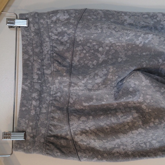 Lululemon drawstring tapered joggers with pockets - Picture 2 of 5